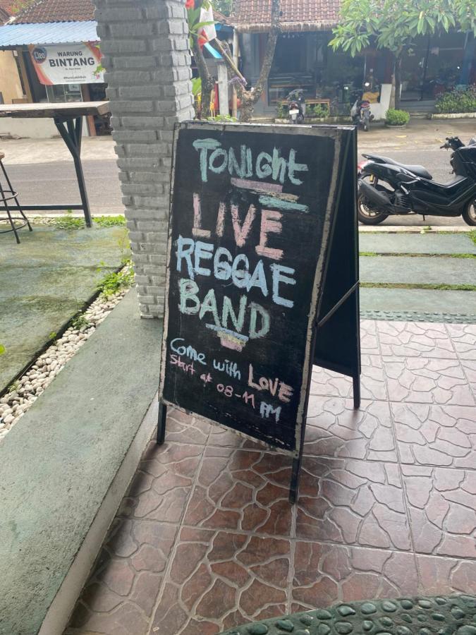 Paca'S Reggae Bar & Hostel Ambat Exterior photo